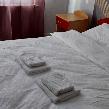 2 Bedroom Apartment On Tomashivskogo Street 7 Львов Экстерьер фото