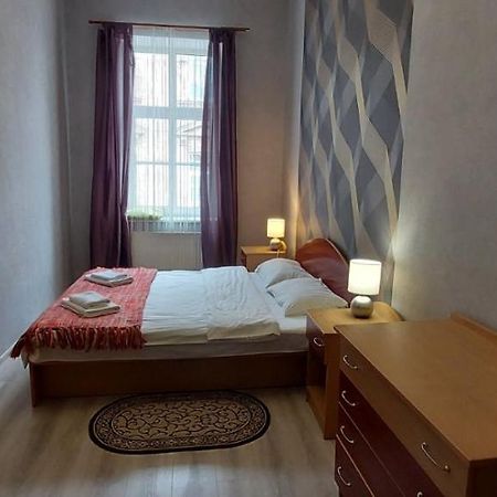 2 Bedroom Apartment On Tomashivskogo Street 7 Львов Экстерьер фото